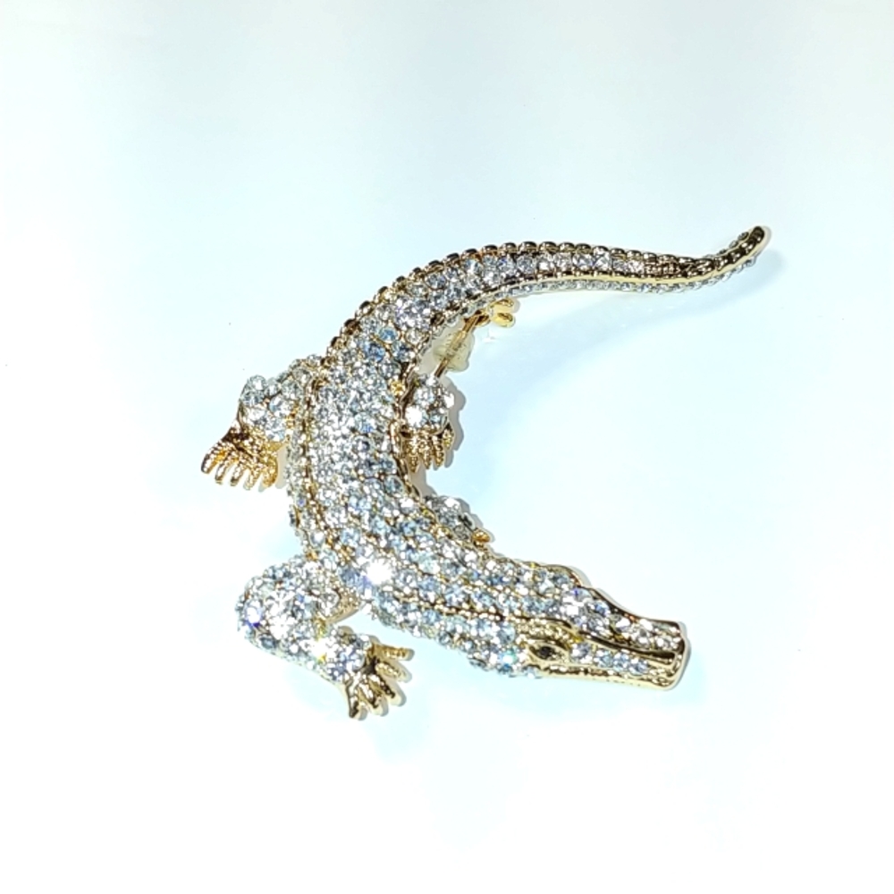 Alligator brooch crystal NWT